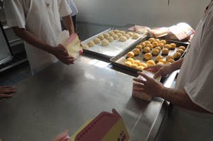中秋節製作月餅情形