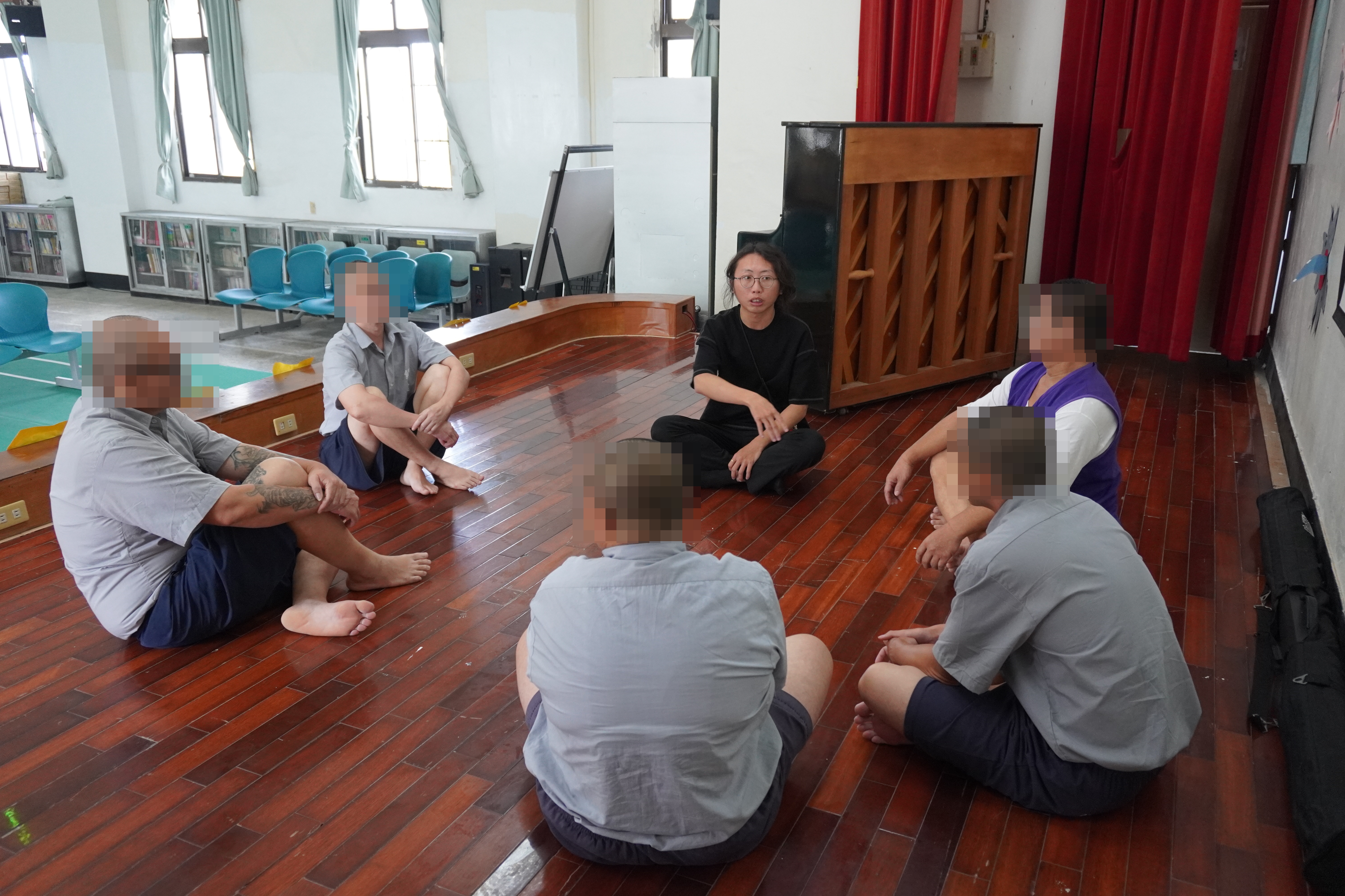 從一道縫隙看黃昏電影團體活動